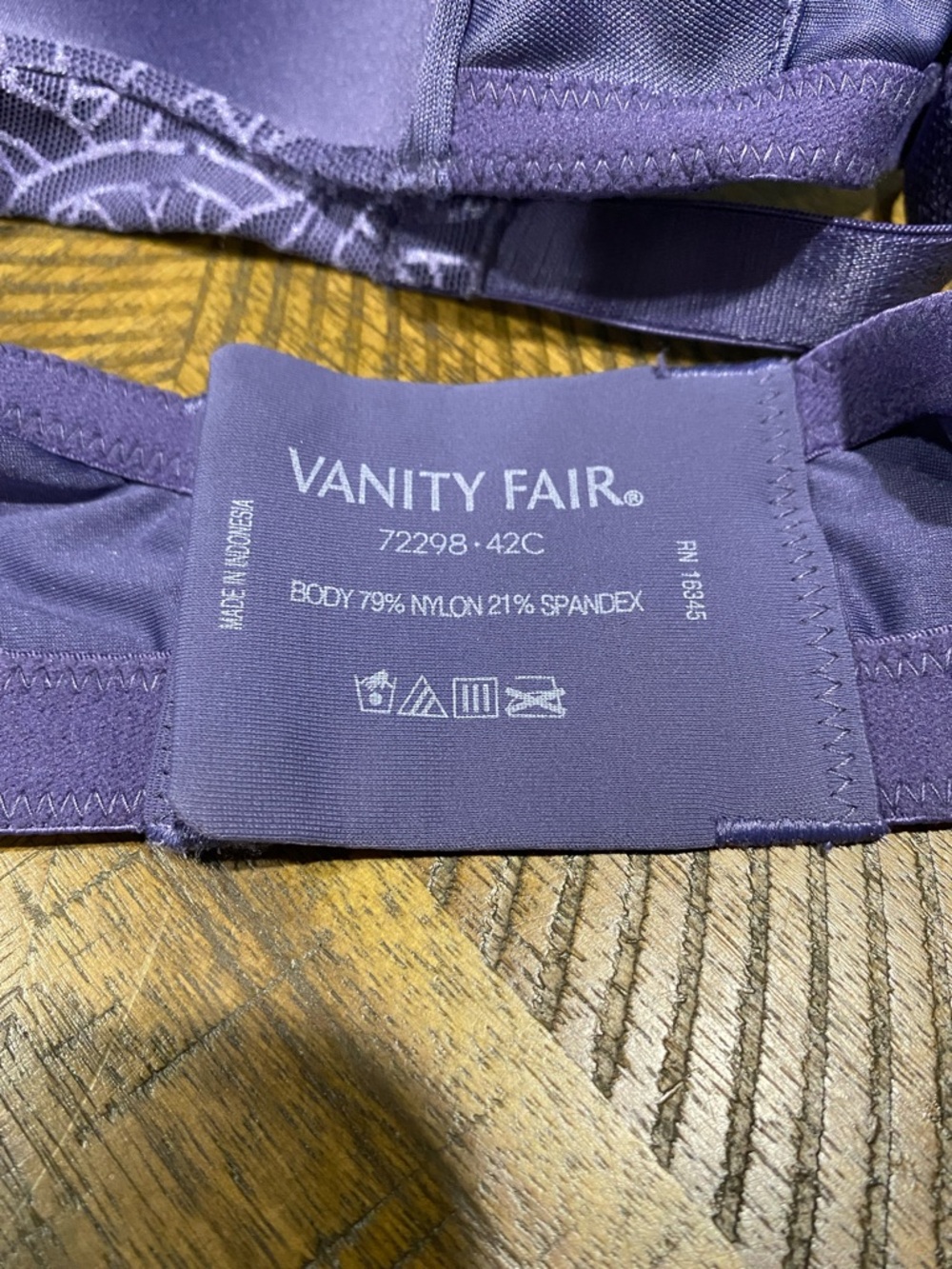 2 Vanity Fair 42C bras NWT - Picture 5 of 5
